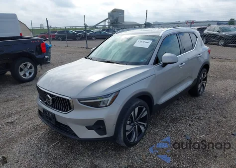 2023 Volvo Xc40 B5 Plus Bright Theme из США, поврежденный, VIN YV4L12UN9P2075643